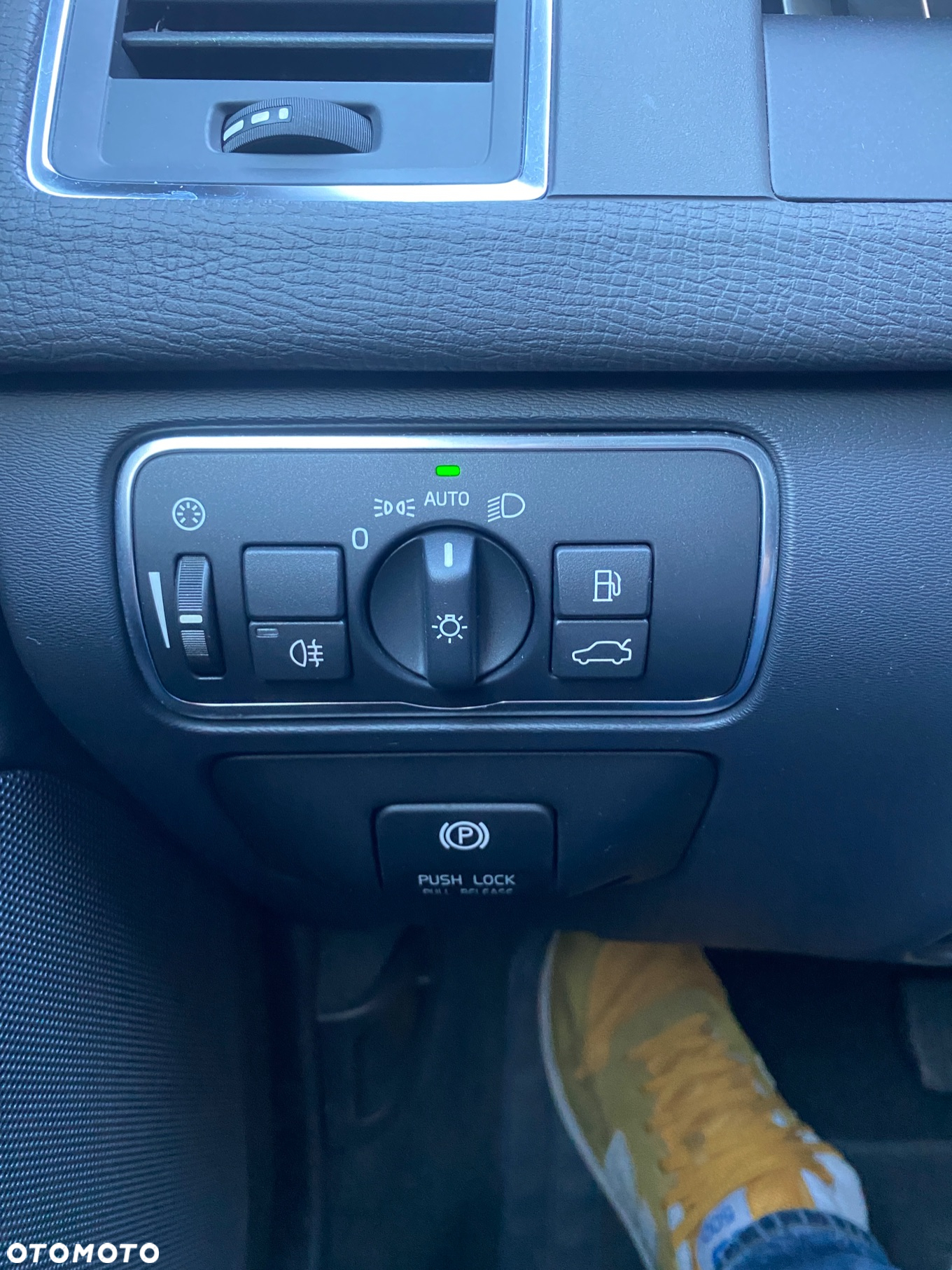 Volvo XC 60 D4 Geartronic Momentum - 16