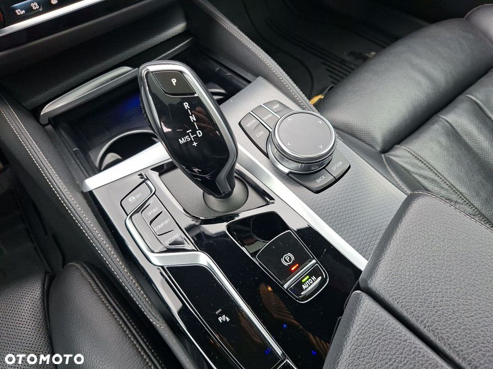 BMW Seria 5 520d xDrive MHEV M Sport sport - 17