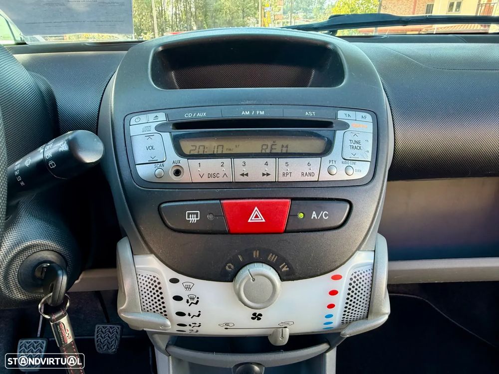 Toyota Aygo - 12