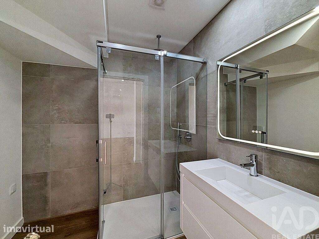 Casa T4 em Amora de 200,00 m2 - Grande imagem: 5/27