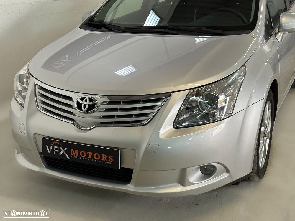 Toyota Avensis SW 2.0 D-4D Exclusive +Pele+GPS - 24