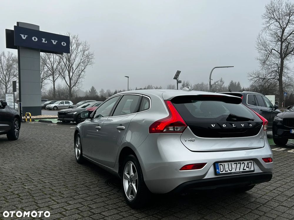 Volvo V40 D2 Drive-E Momentum - 4
