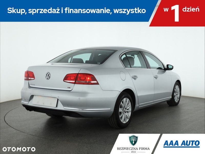 Volkswagen Passat - 6