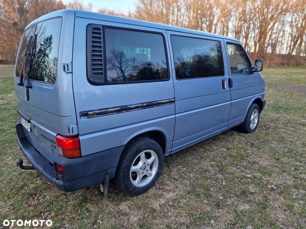 Volkswagen Caravelle - 5