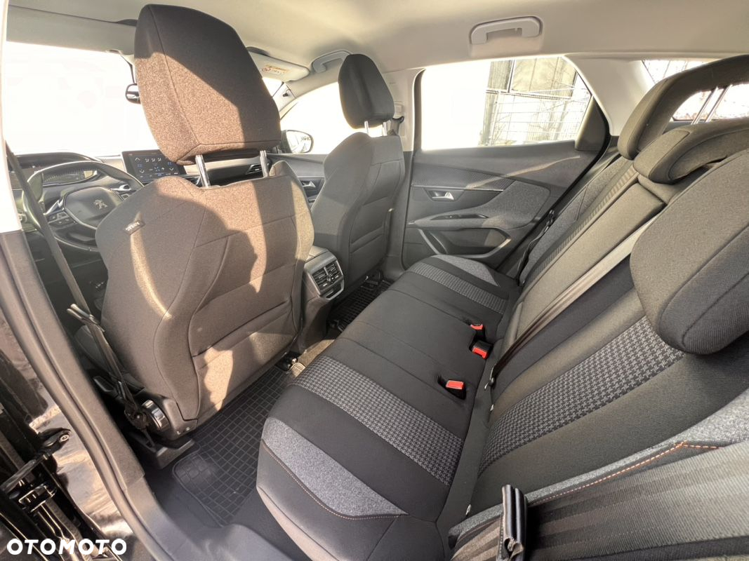 Peugeot 3008 1.2 PureTech Active S&S EAT8 - 9