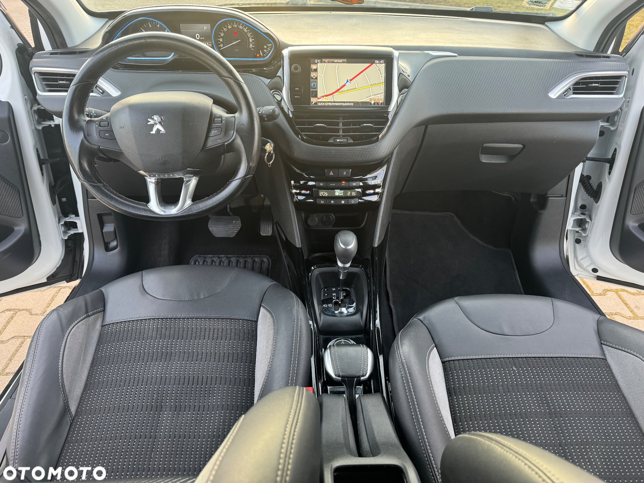 Peugeot 2008 PureTech 110 Stop&Start EAT6 Allure - 23