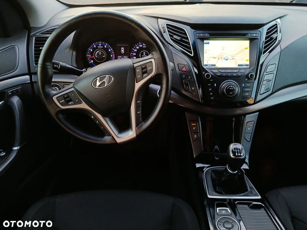 Hyundai i40 Kombi 2.0 Family - 28