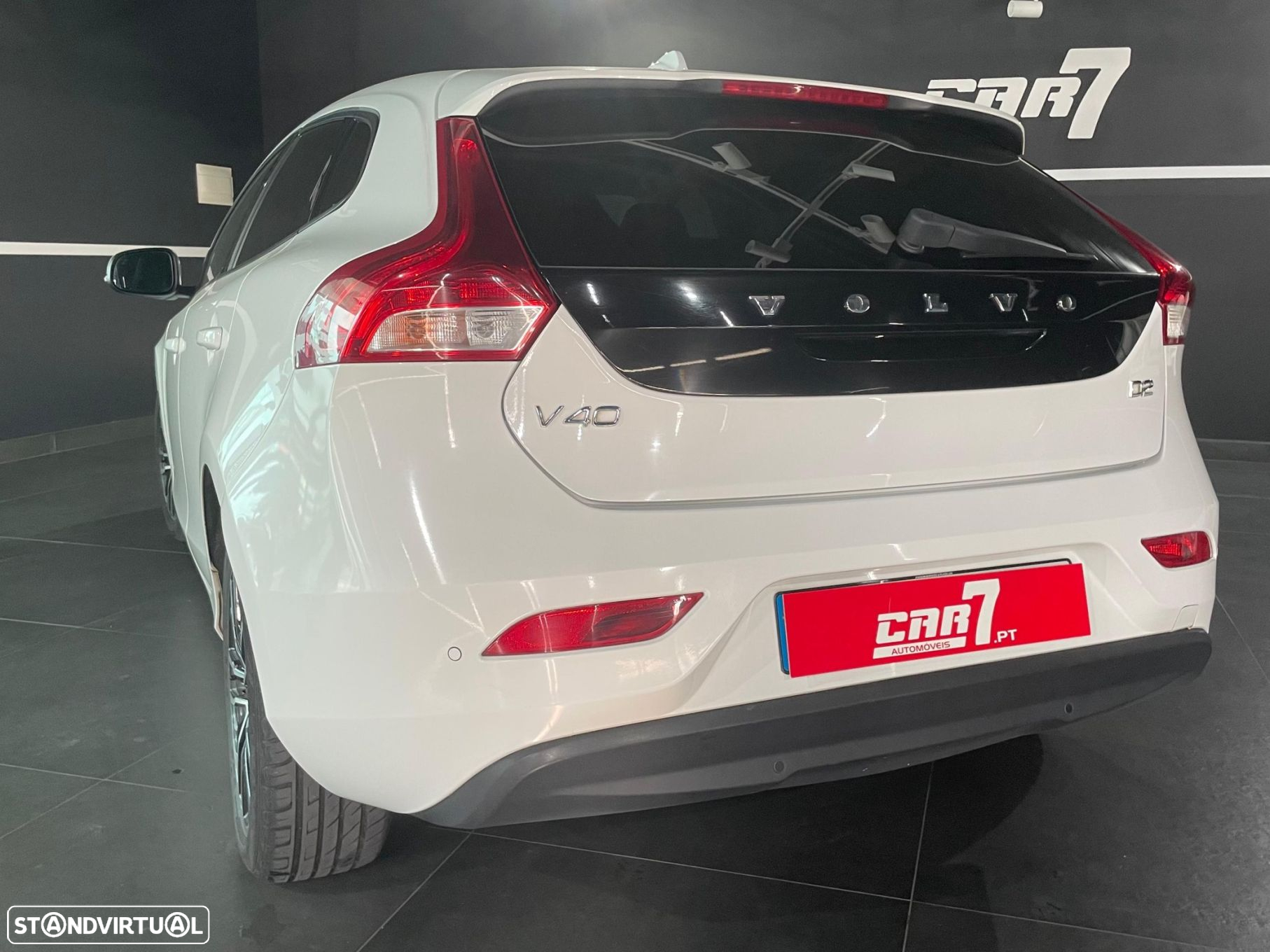 Volvo V40 2.0 D2 Momentum Eco - 6
