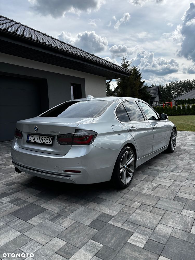 BMW Seria 3 330i Sport Line - 6