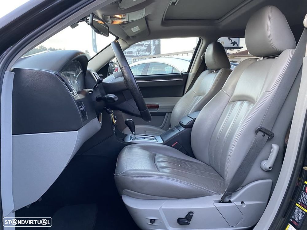 Chrysler 300 C Touring 3.0 CRD - 15