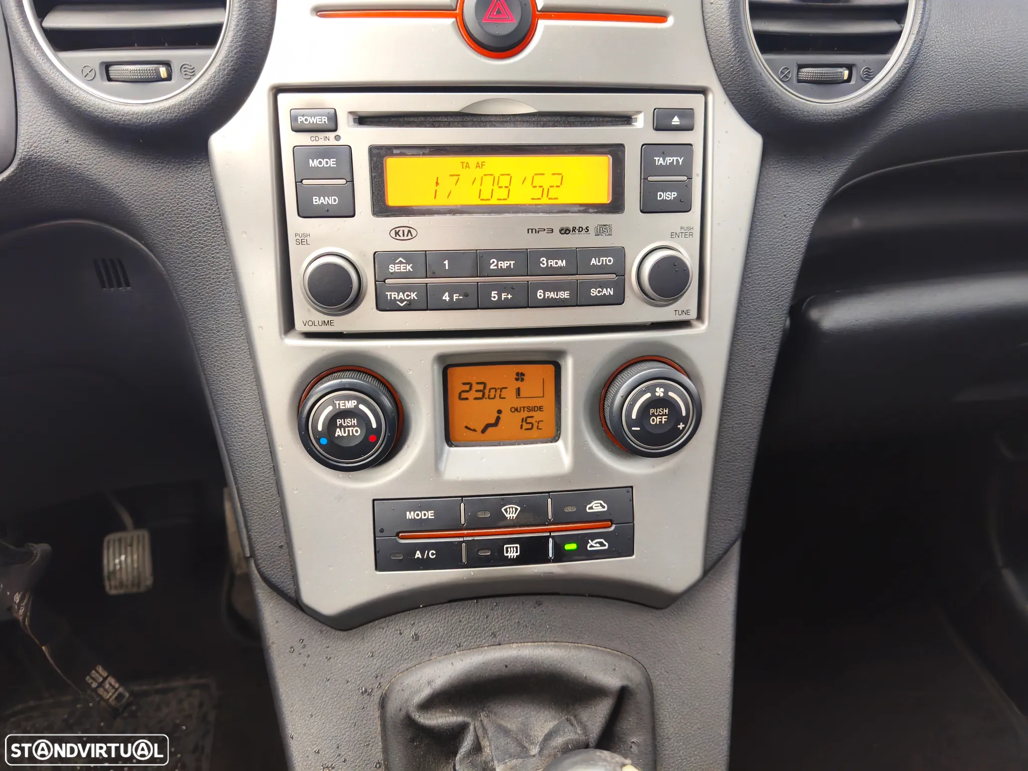Kia Carens 2.0 CRDi LX - 8