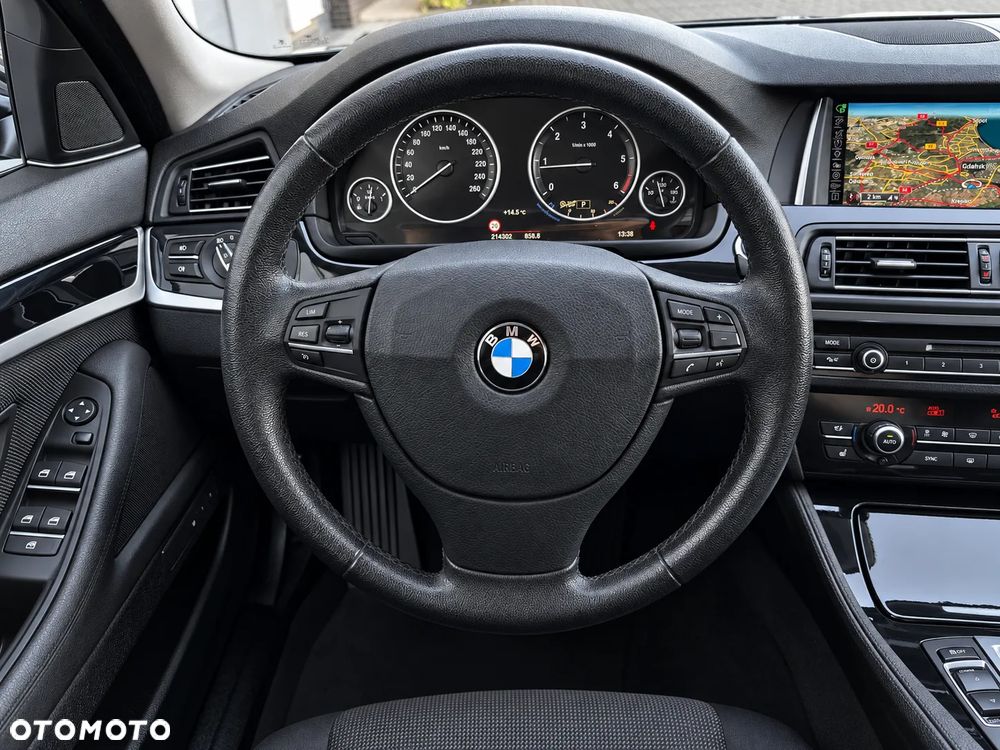 BMW Seria 5 525d xDrive - 15