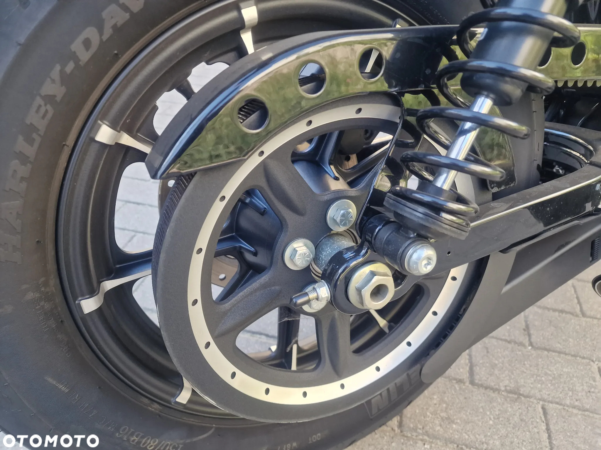 Harley-Davidson Sportster Iron 883 - 7
