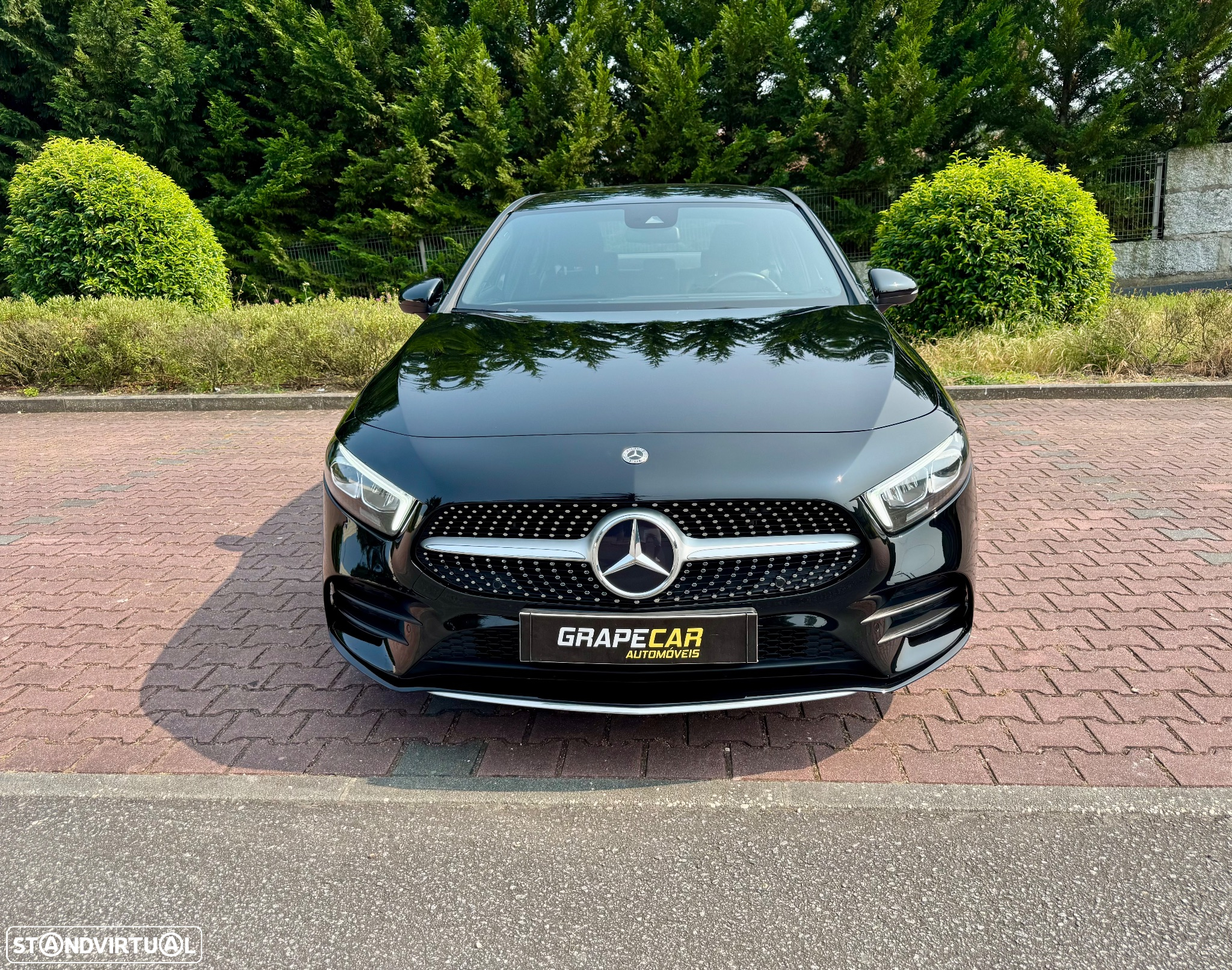 Mercedes-Benz A 250 Limousine e AMG Line - 3
