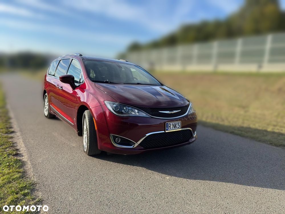 Chrysler Pacifica - 7