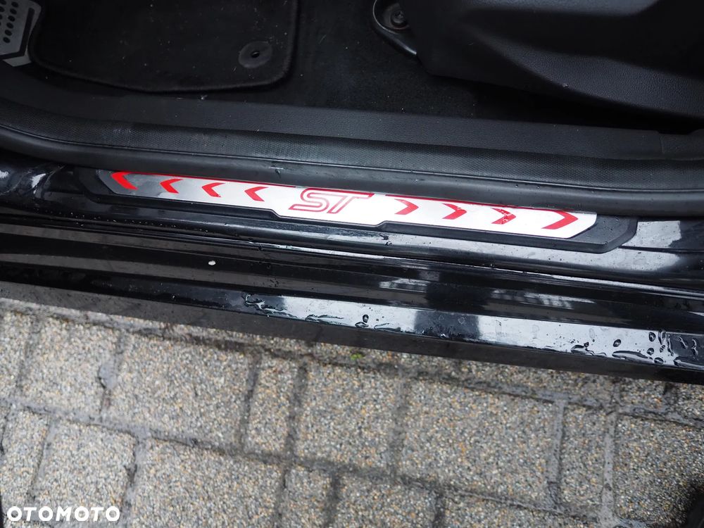 Ford Focus 2.0 TDCi ST-2 - 29