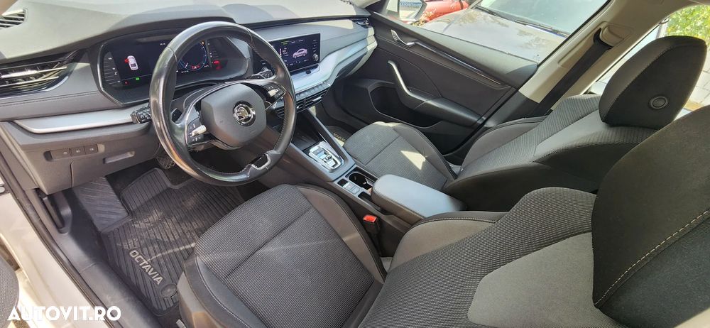 Skoda Octavia 2.0 TDI DSG Style - 12