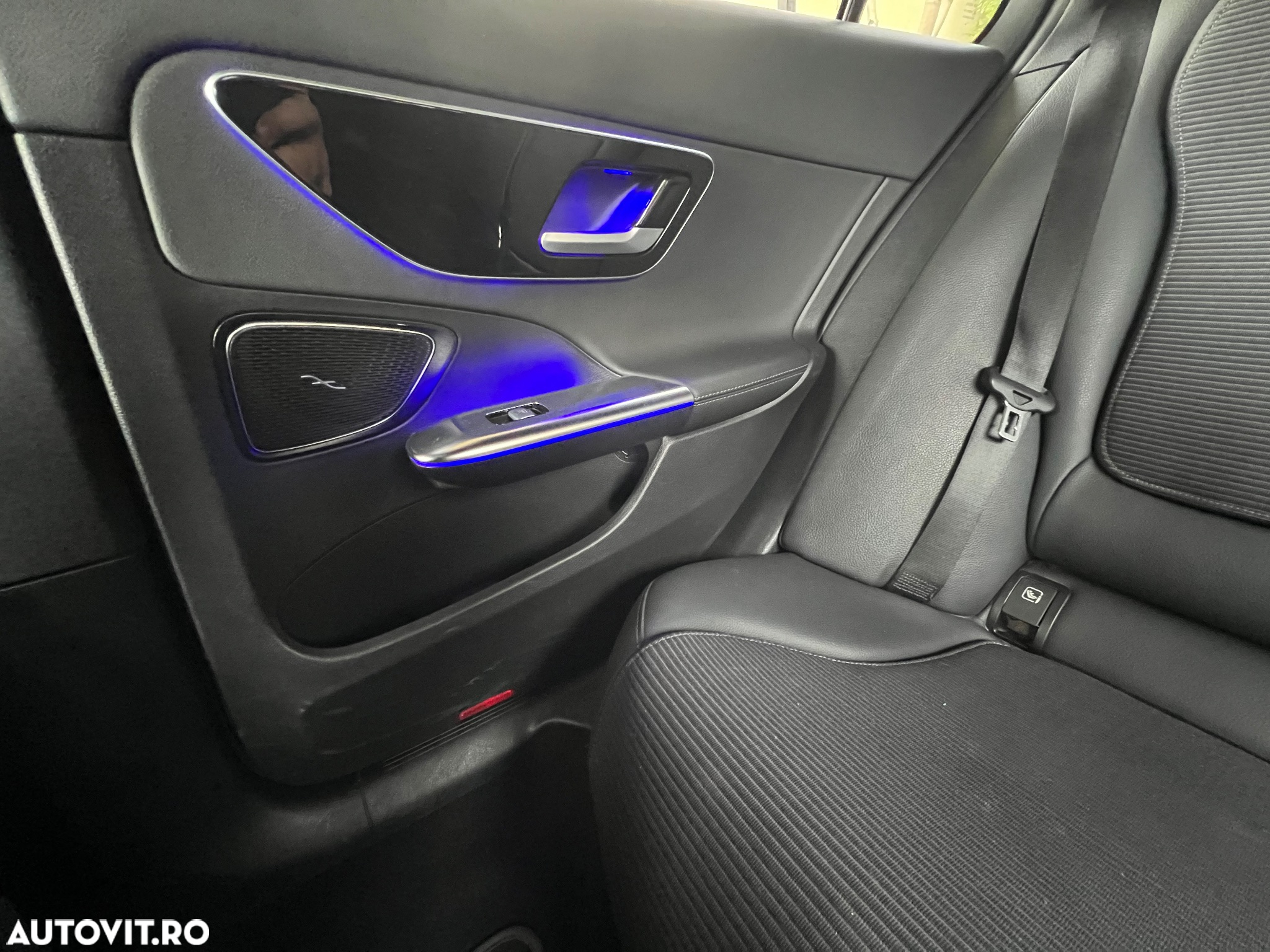 Mercedes-Benz C 300 e T 9G-TRONIC Avantgarde Advanced - 26
