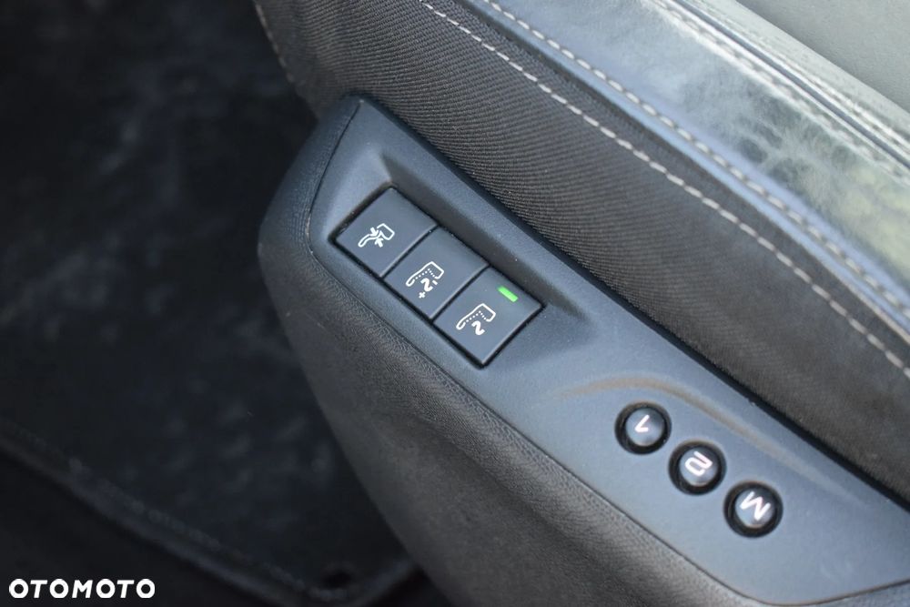 Peugeot 308 1.2 PureTech Allure S&S - 23