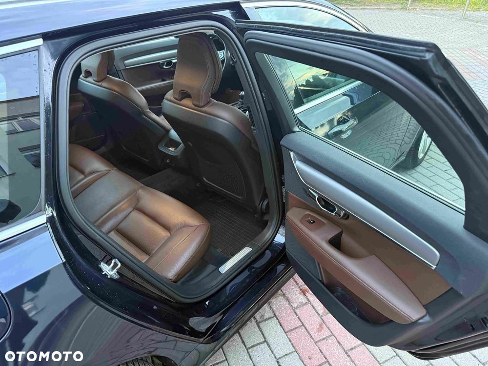 Volvo V90 D4 AWD Momentum - 16