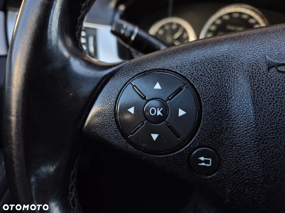 Mercedes-Benz Klasa E - 12