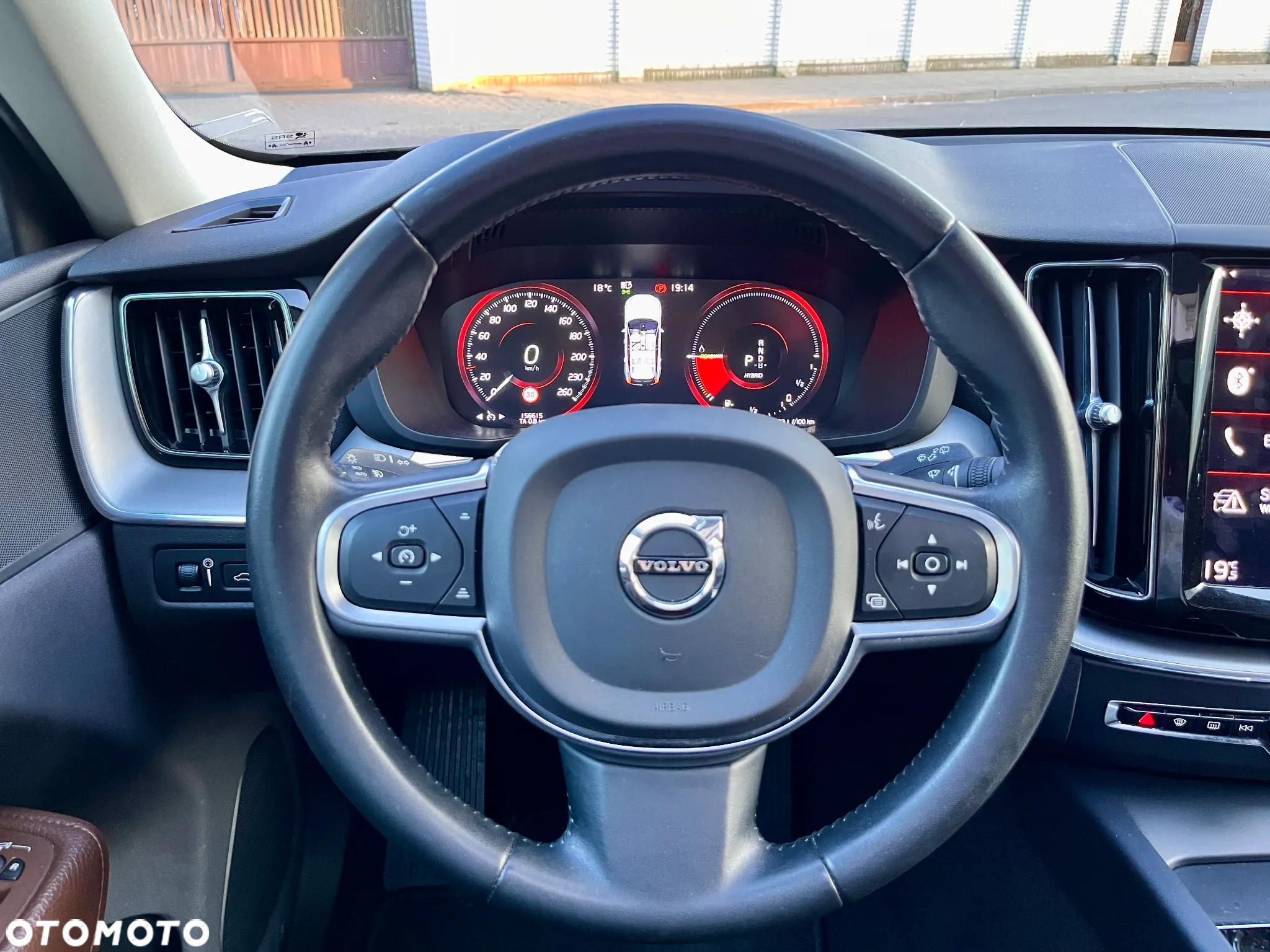 Volvo XC 60 T8 AWD Plug-In Hybrid Momentum - 19