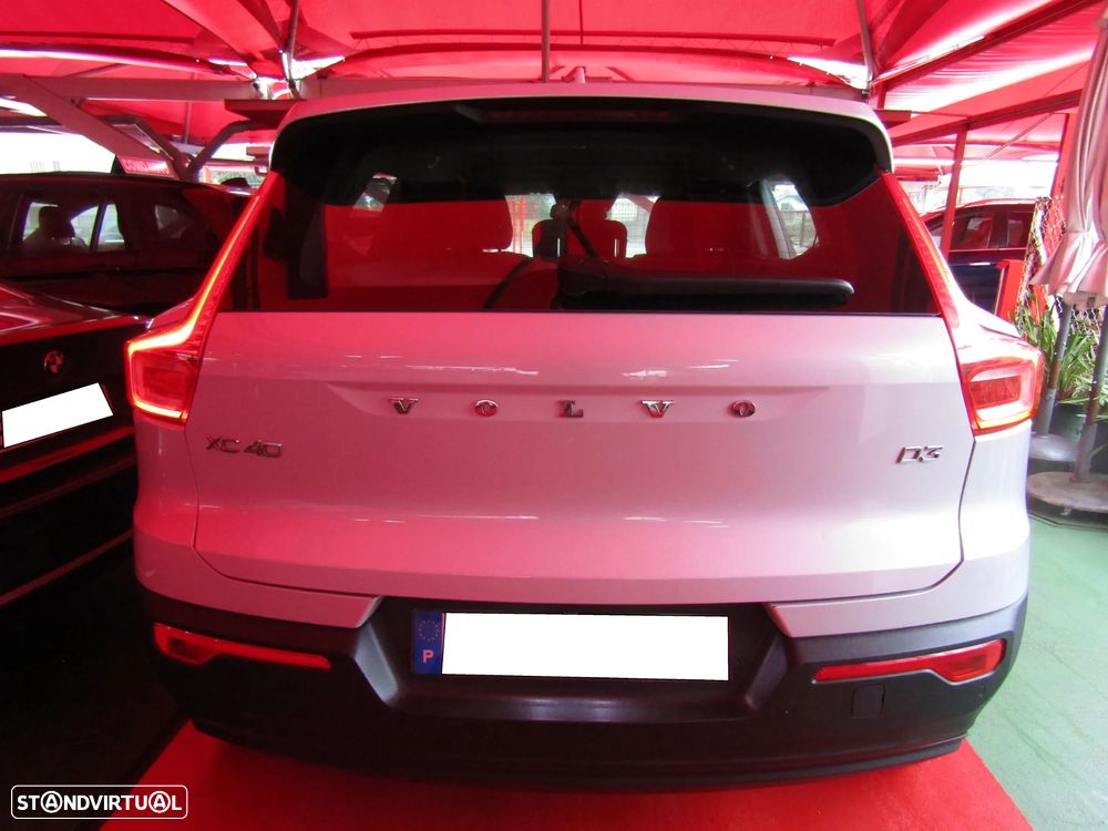 Volvo XC 40 2.0 D3 Momentum - 24