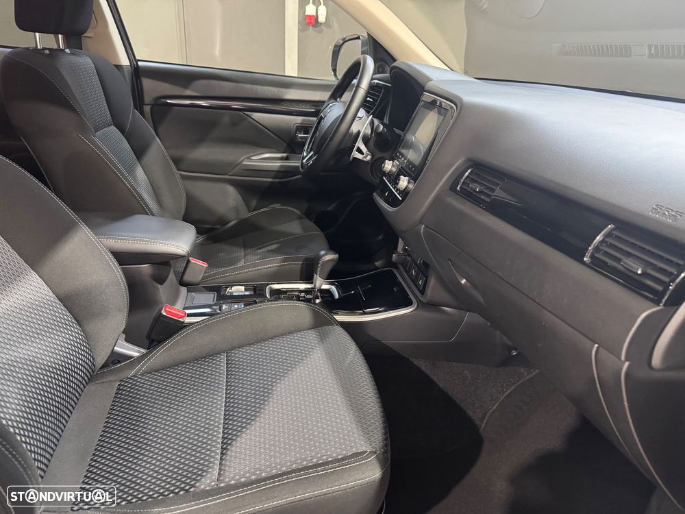 Mitsubishi Outlander 2.0 Kaiteki CVT - 40