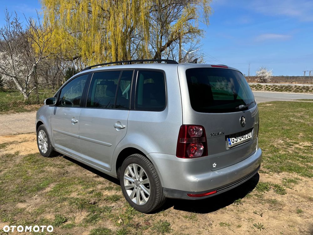 Volkswagen Touran 2.0 TDI DPF Highline - 6