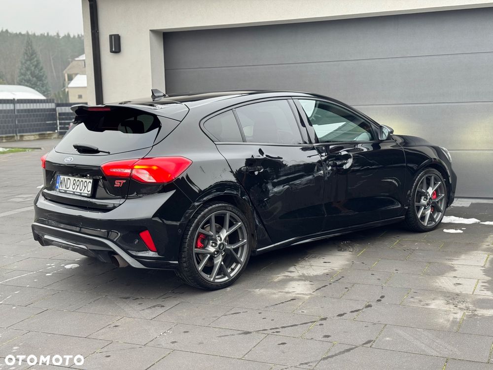 Ford Focus 2.3 EcoBoost ST - 10