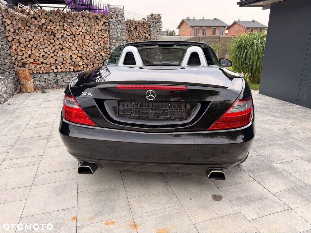 Mercedes-Benz SLK 200 CGI - 14