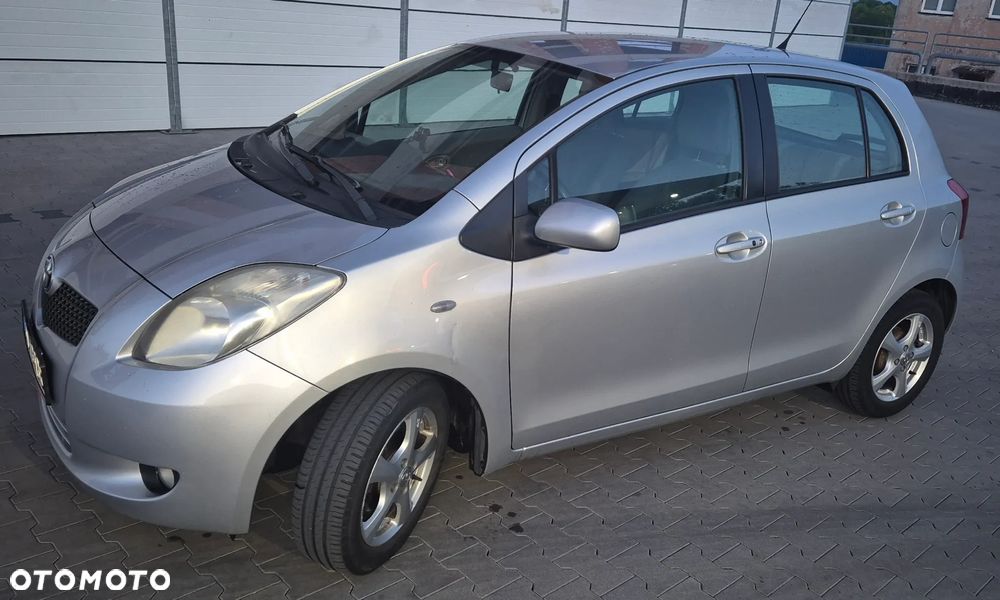Toyota Yaris 1.3 VVT-i Executive - 1