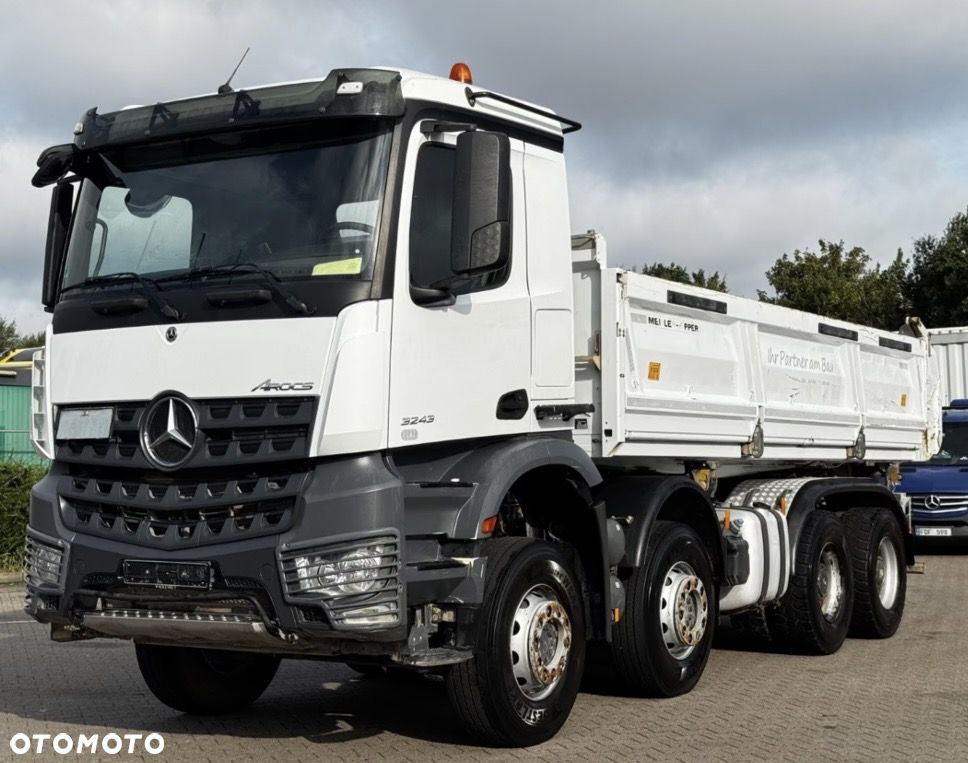 Mercedes-Benz Arocs
