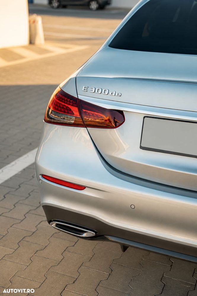 Mercedes-Benz E 300 4MATIC Aut. - 5