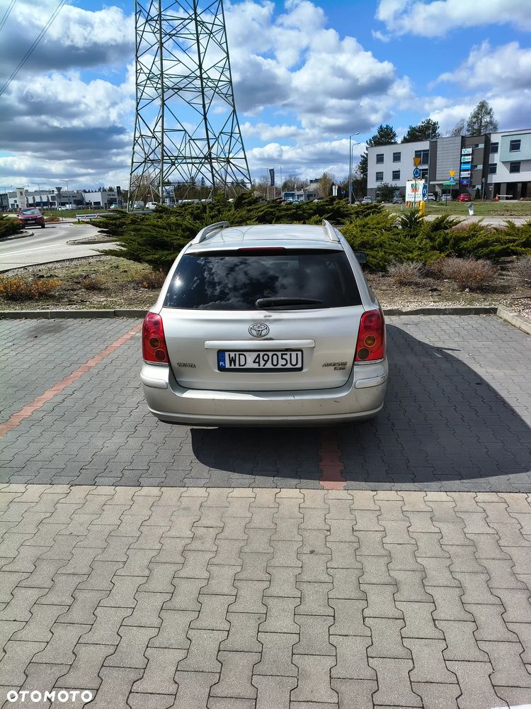 Toyota Avensis 2.0 D-4D High - 13