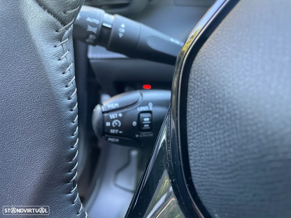 Peugeot e-2008 Allure Pack - 32