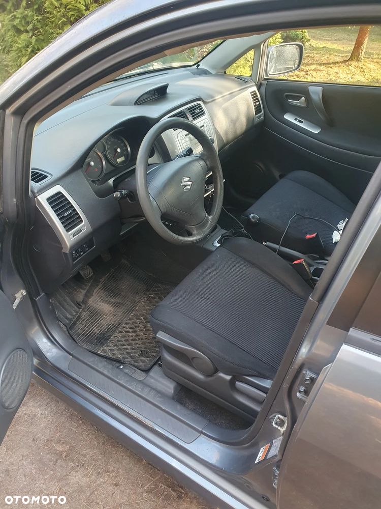 Suzuki Liana 1.6 Comfort - 5