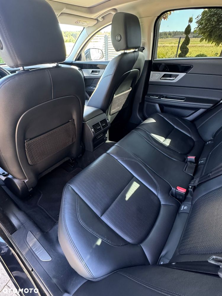 Jaguar XF 3.0 TDV6 Portfolio - 11