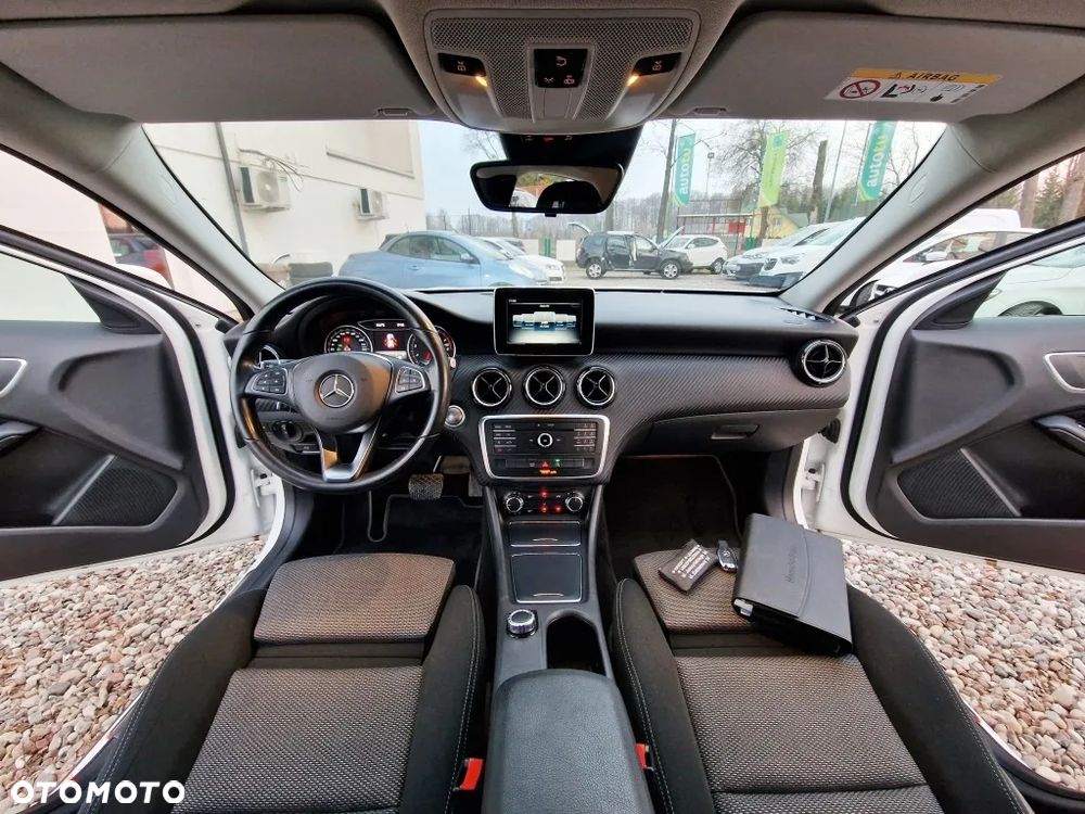 Mercedes-Benz GLA - 10