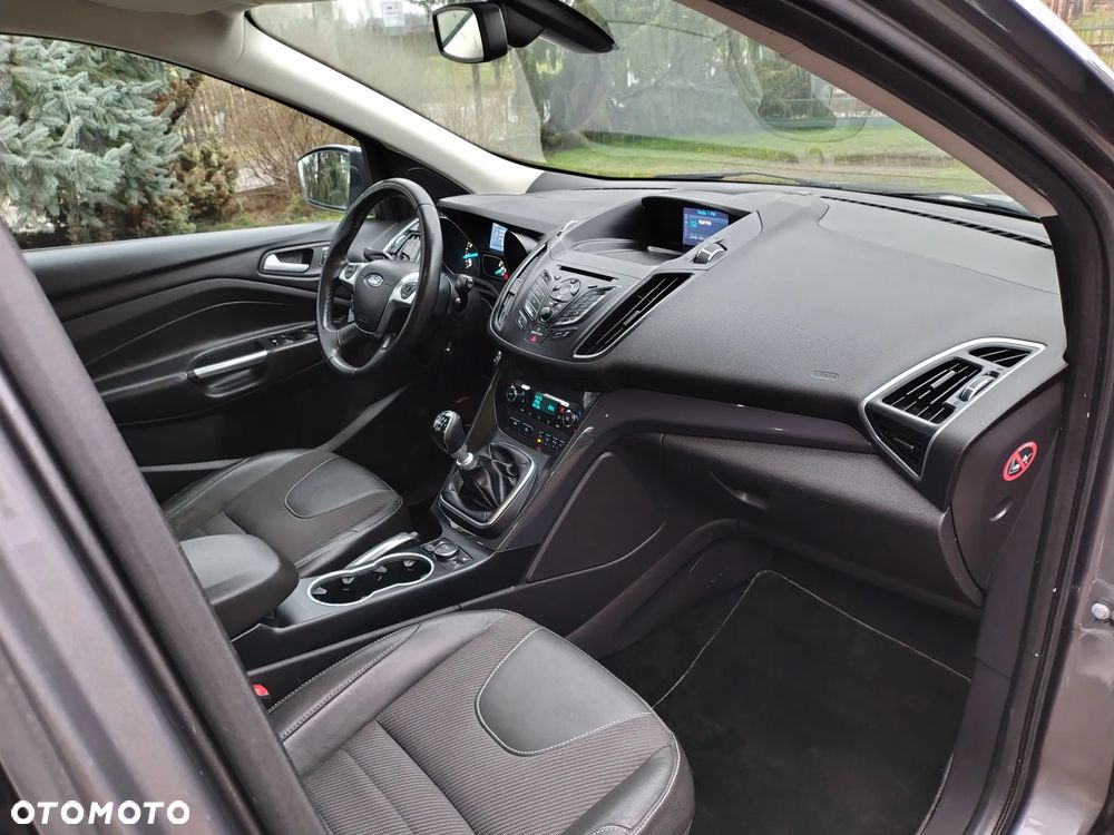 Ford Kuga 1.6 EcoBoost 2x4 Titanium - 14