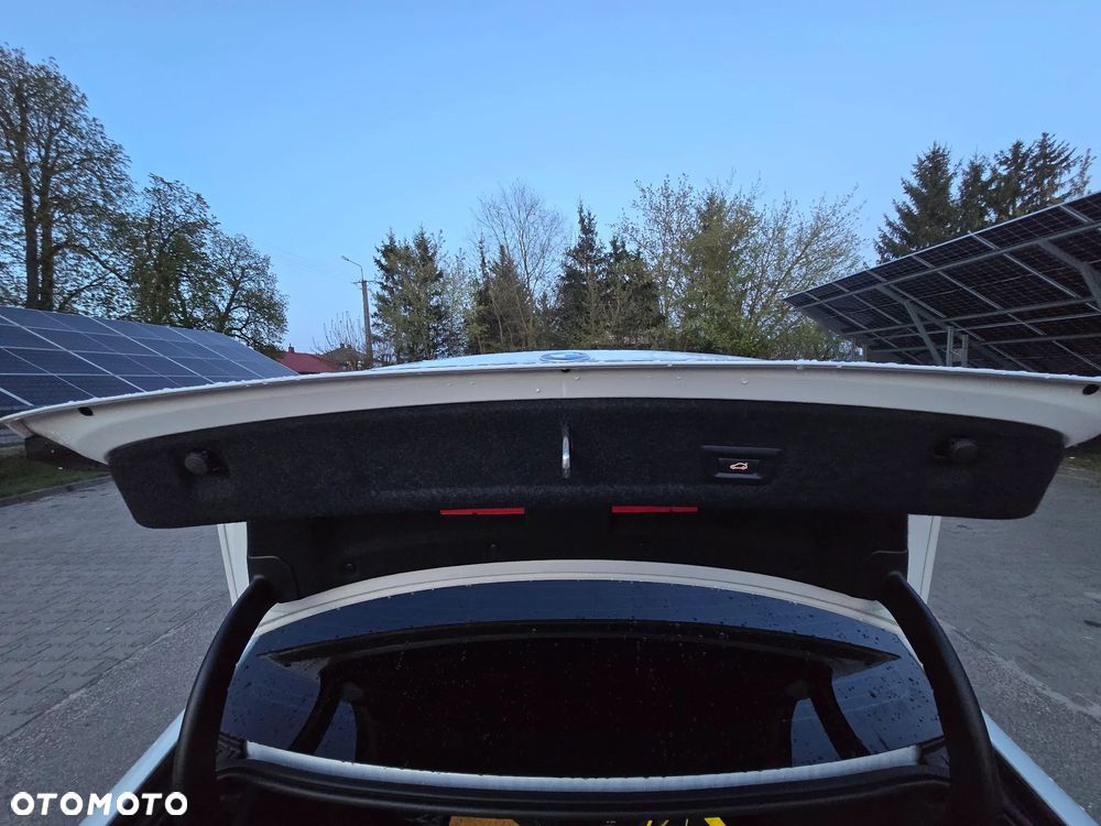 BMW Seria 3 318i M Sport - 22