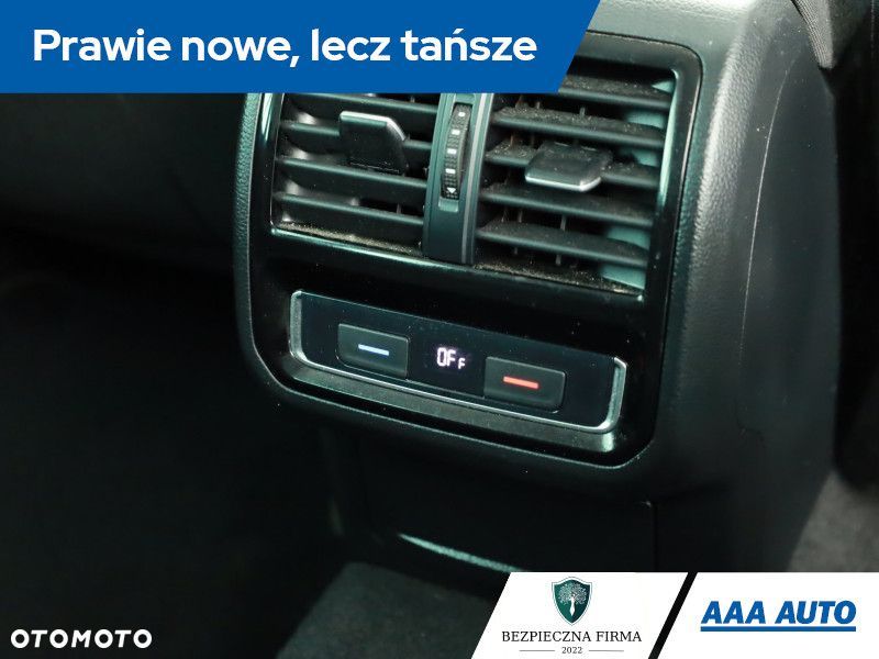 Volkswagen Passat - 12