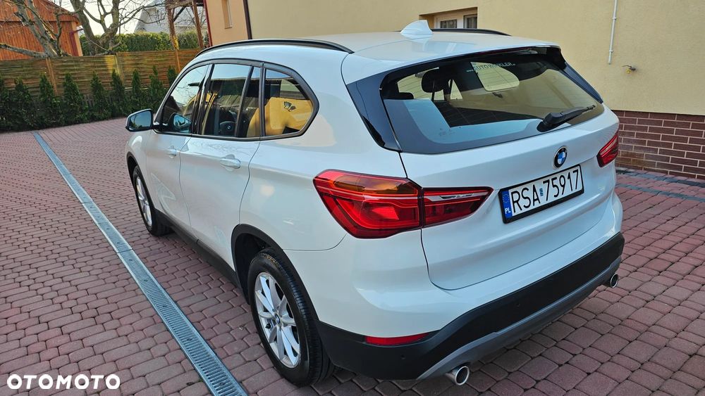 BMW X1 sDrive18d xLine - 29