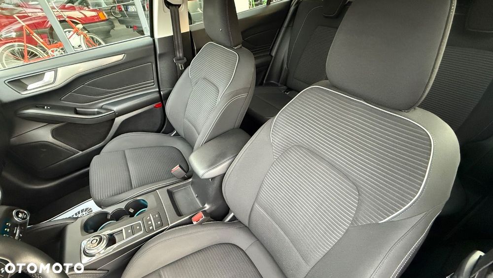 Ford Focus - 25