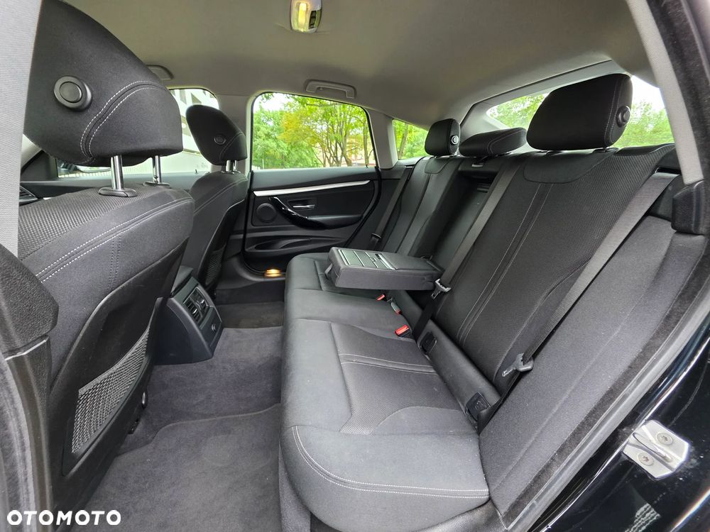 BMW Seria 3 318d Sport Line - 23