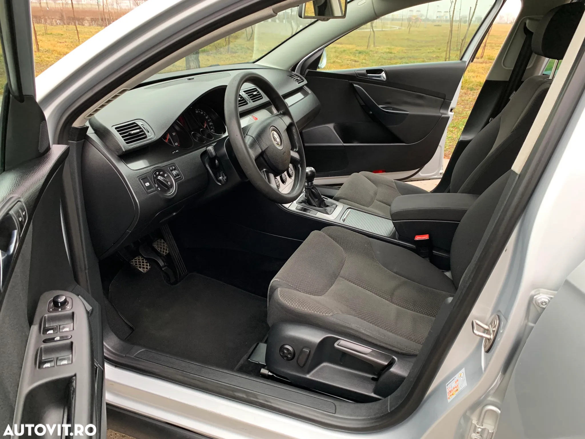 Volkswagen Passat 2.0 TDI Comfortline - 5