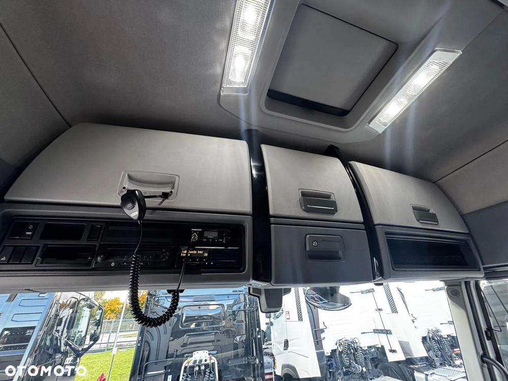 Renault T440 Xlow Sleeper Cab - 10