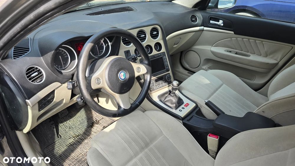 Alfa Romeo 159 2.2JTS Distinctive - 9