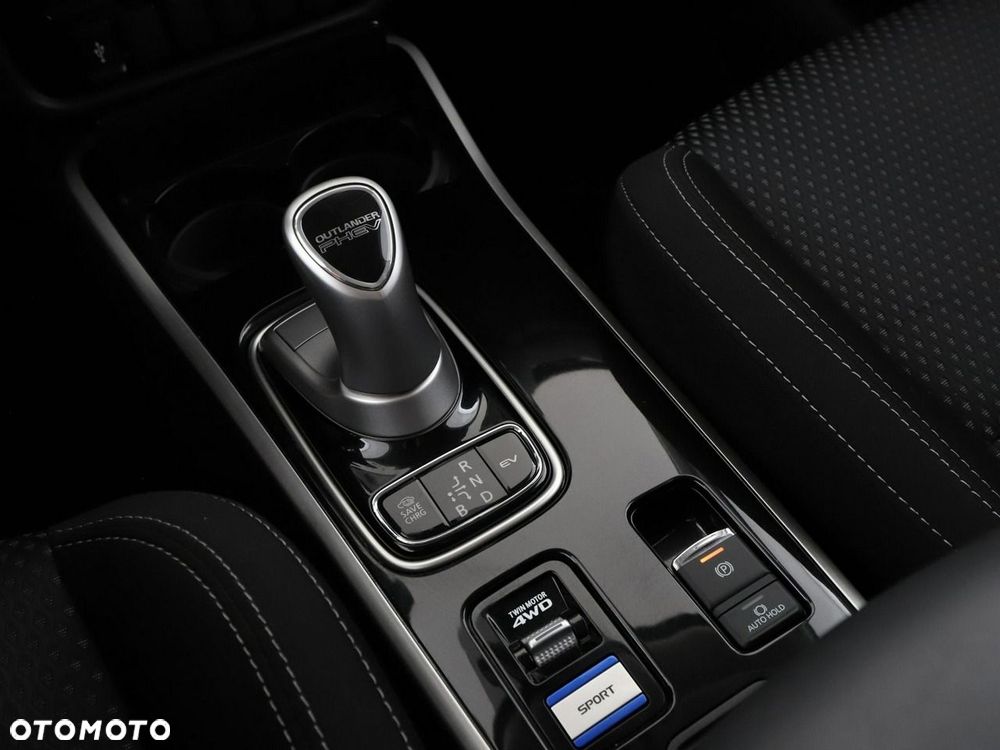 Mitsubishi Outlander 2.4 4WD - 27