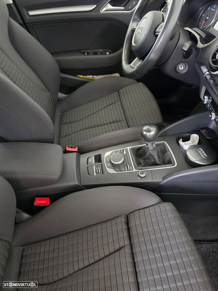 Audi A3 Sportback 1.6 TDI S-line - 11